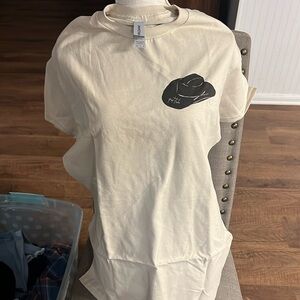 🤠SADDLE UP Graphic Tee!🤠